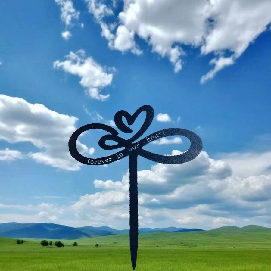 1 件黑色金屬十字形紀念樁標記,心形裝飾,戶外 - 愛心 - 查看 1