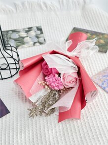 1入粉色人造花束，包括3朵人造玫瑰和滄雲花，以花紙包裹，適用於生日或紀念日送給媽媽、好朋友或普通朋友。是母親節、情人節或婚禮小禮物的完美選擇，可用作家居或辦公桌裝飾。 - 玫紅色 - 查看 4