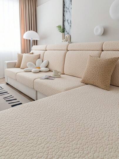 1pc Winter Thickened Warm Plush Floral Printed Four Seasons Universal Slip-Resistant Sofa Cover, Simple Modern Style Soft Skin-Friendly Pet Anti-Dirt Elastic Sofa Cover, Pet Friendly Scratch-Resistant Solid Color Sofa Cover Suitable For Living Room L-Shaped Sofa And 1/2/3/4 Seater Sofa (Sold Separately)
