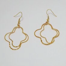 1pair European And American Style Exaggerated Gold Plated Double Ring Rotating Clover Earrings, Suitable For Daily Wear, Business Meetings, Dates, Beach Vacations, And Other Occasions - Gold - View 3