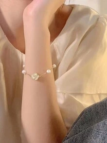 Dailytop茶花情繫珍珠手鍊,適合女士參加聚會和約會時佩戴,簡單輕奢甜美風格 - 山茶花之戀-手鍊 - 查看 6