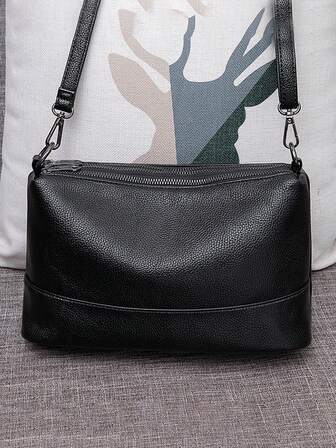 Multi-Pocket Shoulder Bag With Multiple Compartments