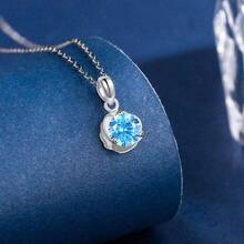 梅花吊墜,日韓極簡風格,鎖骨鏈,碳高氧化鉭1ct莫桑石項鍊,925純銀女士配飾 - 杏色 - 查看 4