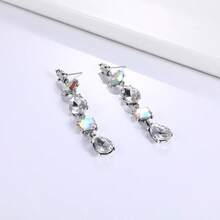 1入2024年新品誇張設計師多層鑲嵌水滴形寶石長吊耳環,復古高貴風格耳飾 - 白色 - 查看 1