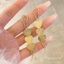 時尚的心形紋理鋯石耳環,適合女性日常佩戴。 - 彩色 - 查看 4