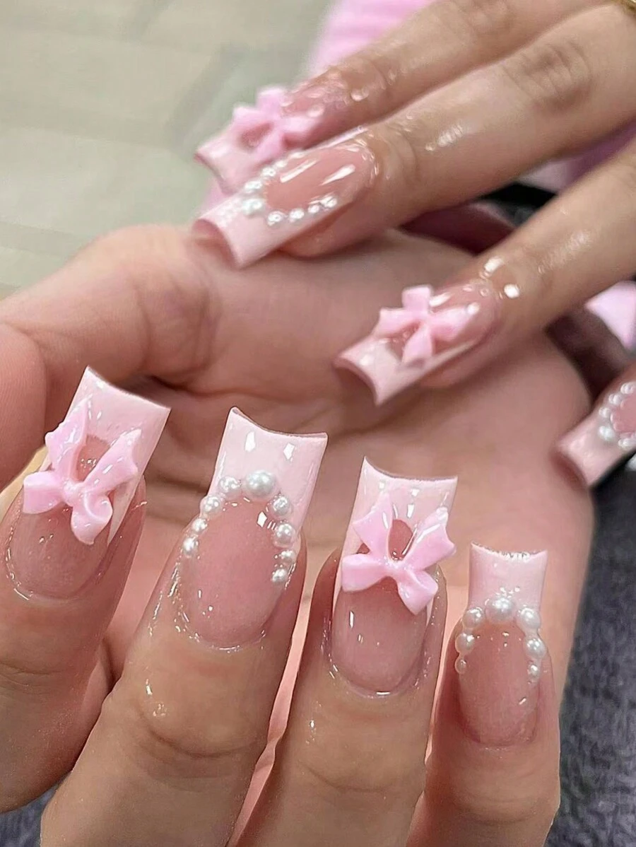 24入組長方形白色經典法式指甲，亞麻3D粉紅蝴蝶結和珍珠甜美風格設計美甲假指甲套裝，可重複使用的柔軟凝膠貼式指甲，提供12種尺寸選擇，內含1片果凍膠和1片指甲文件，適用於女性和女孩子美甲用品