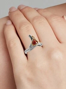 1pc Fashionable Hip-Hop Bicolor Personalized Shield Shape Triangle Red Garnet & Cubic Zirconia Decor Men's Ring - Red - View 4