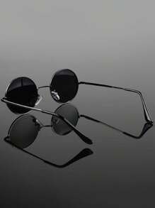 男女皆宜的复古圆形时尚眼镜，适合驾驶、钓鱼等户外活动，装饰性大镜框，可作为万圣节、海滩配饰，打造街头风格，搭配毛衣、夹克、卫衣、连帽衫、皮裤和工装裤，是夏季海滩度假、户外活动和旅行的理想之选。 - 黑色 - 查看 3