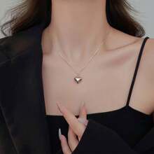 1件極簡心形及蛇鏈項鍊，鈦鋼製愛心吊墜鎖骨鍊，簡單百搭的珠寶飾品 - 銀色 - 查看 3