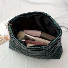 1个纯绿色极简手拿包，带衬垫绗缝拉链袋，适合购物和旅行，女士款 - 綠色 - 查看 5