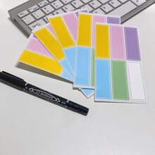 5包150張彩色手寫標簽貼紙。每張標簽2.2公分寬,6.3公分長,適合手寫錄入物品資訊。可貼附於物體表面,需使用油性記號筆或原子筆 - 彩色標籤貼紙 5包 共150個小貼紙 - 查看 2