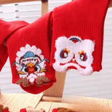 2對/組新年龍年紅色襪子,卡通刺繡人物圖案,高腰女式中筒襪 - 紅色 - 查看 3