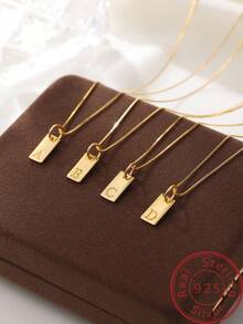 Under the banyan tree 1 件簡單方形 26 個英文字母 925 純銀吊墜項鍊,多功能女式鎖骨鏈 - 金色 - 查看 3