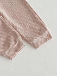 Conjunto de outfit de niña bebé que incluye sudadera de punto de gofre con bordado de ramo y estilo colegial - Rosa - Ver 8