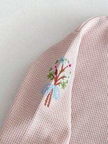 Conjunto de outfit de niña bebé que incluye sudadera de punto de gofre con bordado de ramo y estilo colegial - Rosa - Ver 3