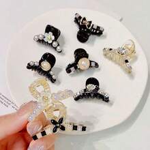 2 Miếng Của phụ nữ Thanh lịch & Đúng mốt Mini Móng vuốt tóc Kẹp Với Pha lê & Trang trí ngọc trai , Hoàn hảo Đối với Ngày đêm , Buổi tiệc Và Mặc hàng ngày - Hoa bốn cánh [kẹp trong suốt] - Xem 2