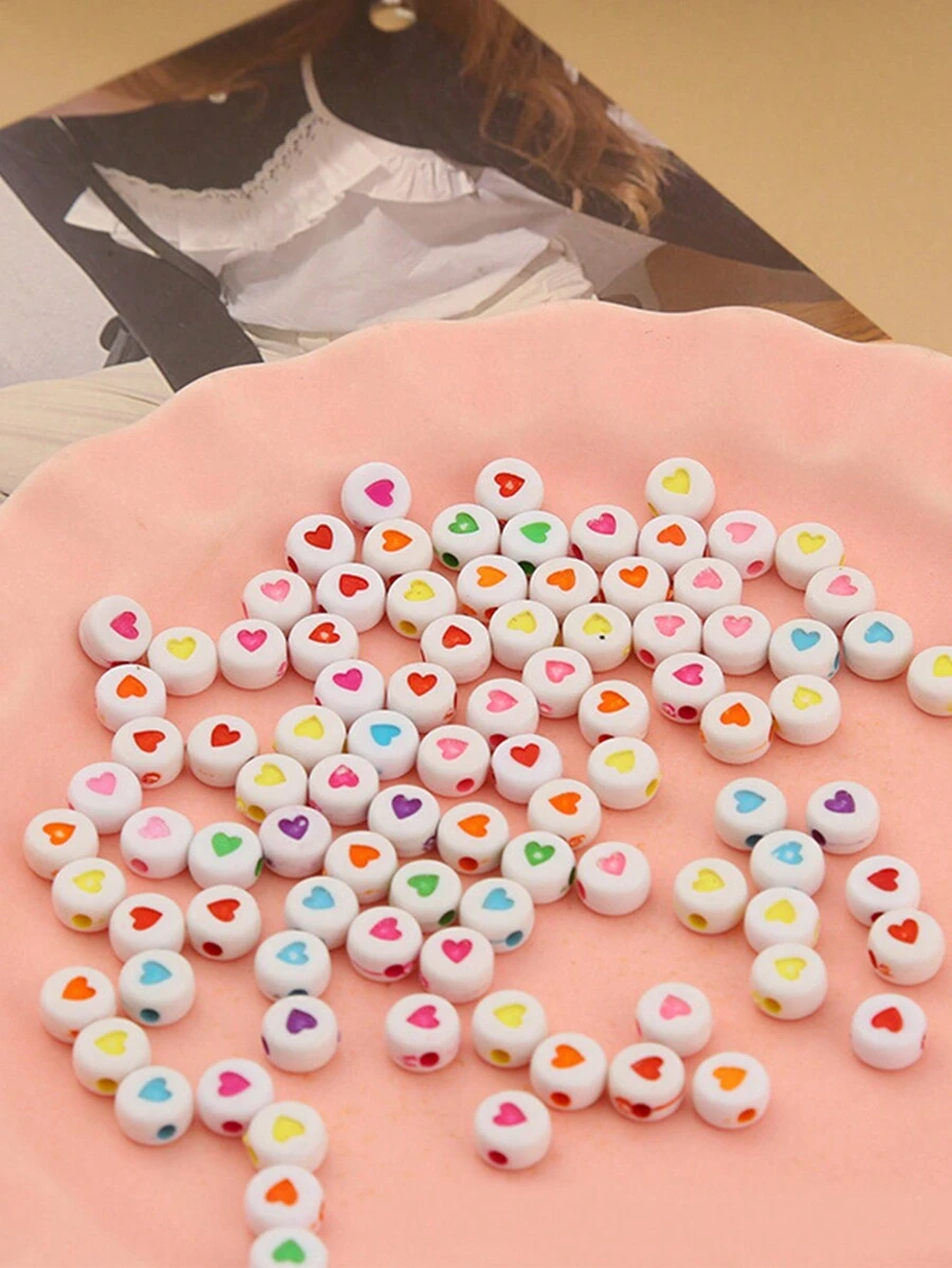 100入組7mm白色底色彩色小愛心裝飾珠,可用於製作時尚diy手鐲、項鍊、情侶手鐲,情人節禮物 - 彩色 - 查看 1