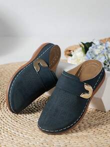 2023女士厚底鞋，採用魔鬼氈封口設計，附有金屬扣和封閉式鞋頭 - 藏蓝色 - 查看 2