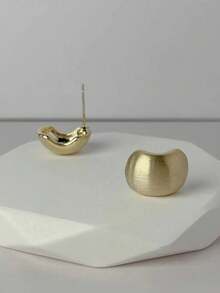 1pair Twisted & Crossed C Design Hoop Earrings For Women - Gold - View 2