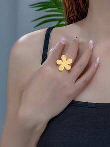 時尚簡約幾何合金心型、花朵與五角星女戒指 - 金黃色 - 查看 13