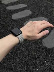1件液態矽膠磁吸運動手錶錶帶，兼容 42mm、38mm、40mm、41mm、44mm、45mm、46mm、49mm，時尚智慧手錶替換錶帶，適用於 Ultra2、Ultra SE2、SE 11、10、9、8、7、6、5、4、3、2、1 系列，中性款，酒紅色，可用作學生返校禮物 - 灰色 - 查看 3