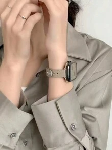 1 dây đeo Apple Watch, đơn giản và thanh lịch, tông màu lạnh, dây đeo bằng da mỏng được thiết kế cho phụ nữ trưởng thành. Sự kết hợp màu khói xám và màu mơ nhẹ nhàng làm nổi bật vẻ đẹp của phụ nữ. Thiết kế có khóa đôi và đuôi bướm, đơn giản và cao cấp; Nó nhấn mạnh vào độ thon của cổ tay và nhiều lỗ làm tăng thêm phong cách thời trang. Đừng lo lắng về kích thước, và nó có sẵn với mức giá phải chăng nhưng với phong cách sang trọng nhẹ nhàng. Dây đeo đồng hồ tương thích với dây đeo Apple Watch 9/ 8/7/6/5/4/3/2/1, 40/41/42/44/45mm/38mm - Màu Xám nhạt - Xem 4