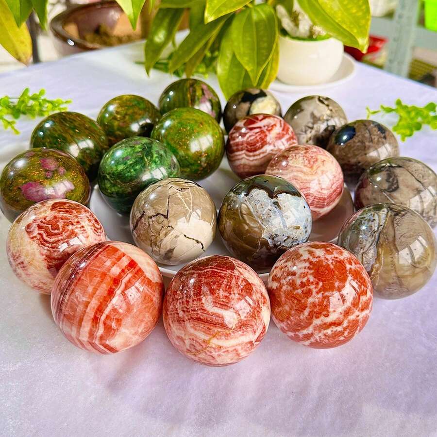 1pc Natural Crystal Ball, Emerald Ruby, Rhyolite, Fluorescent Agate Sphere For Office Home Decoration, Flame, Bright Objects, Spiritual Healing, Mental Energy, Meditation, Gift - 1PC 2.3-2.6inch Natural Material Crystal Ball - View 1