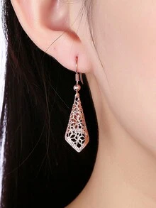 A Pair Of Conch-Shaped Hollow Earrings Earrings Small Fresh Romantic Wind Elegant Ladies Earrings Drop Earrings - Rose Gold - View 2
