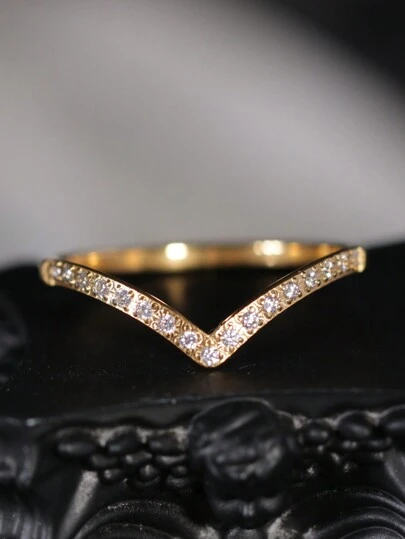 Anel de Zircônia Cúbica em Forma de V com Banho de Ouro 18K e Jóias de Zircônia Cúbica como Presente para Mulheres, Mães, Esposas, Meninas e Presente de Aniversário