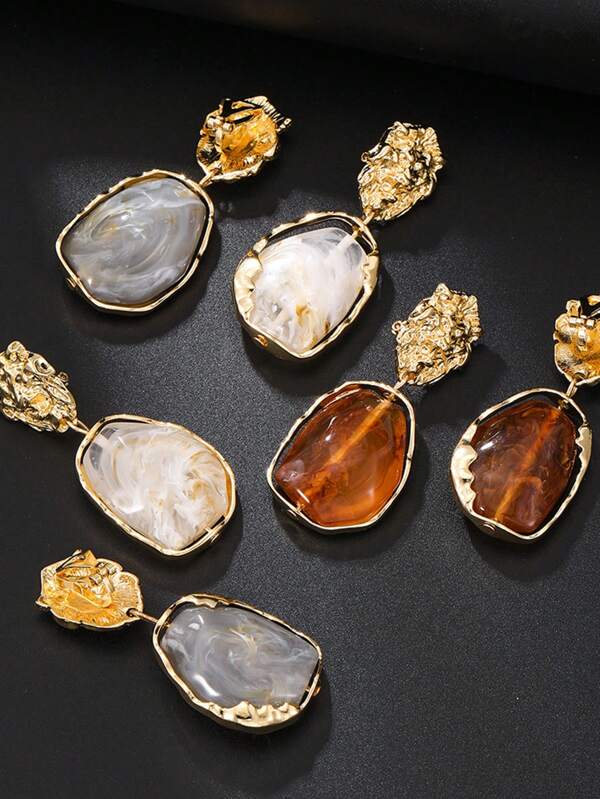 2pcs Vintage Palace Style Resin Asymmetrical Shape Clip On Earrings For Women, Fashion Statement Dangle Earrings