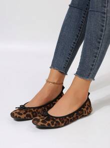 女士可折叠豹纹仿麂皮蝴蝶结柔韧芭蕾平底鞋，适合所有季节 - 彩色 - 查看 2