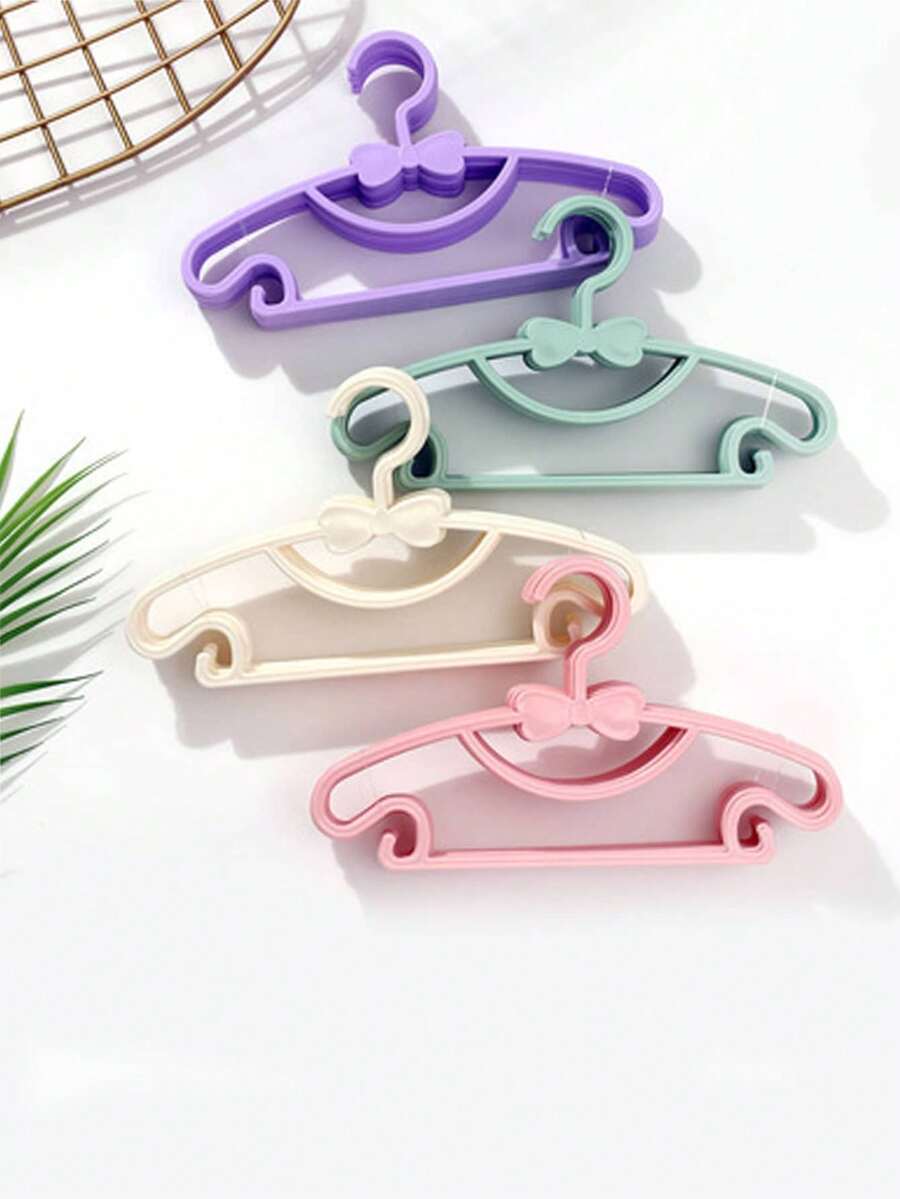 1pc Random Color Butterfly Shaped Children Clothes Hanger, Anti-Slip, Multi-Purpose, Space Saving - Multicolor - View 1