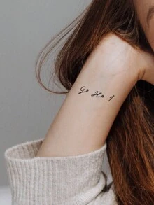 1 件防水、防汗、可水洗、不反光临时纹身贴纸，采用极简主义线条艺术和标志性设计，适合时尚领袖日常使用 - 黑色 - 查看 1