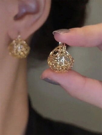 1 par moderiktiga ringörhängen för flickor, lämpliga för daglig dekoration, festsmycken, födelsedagspresent