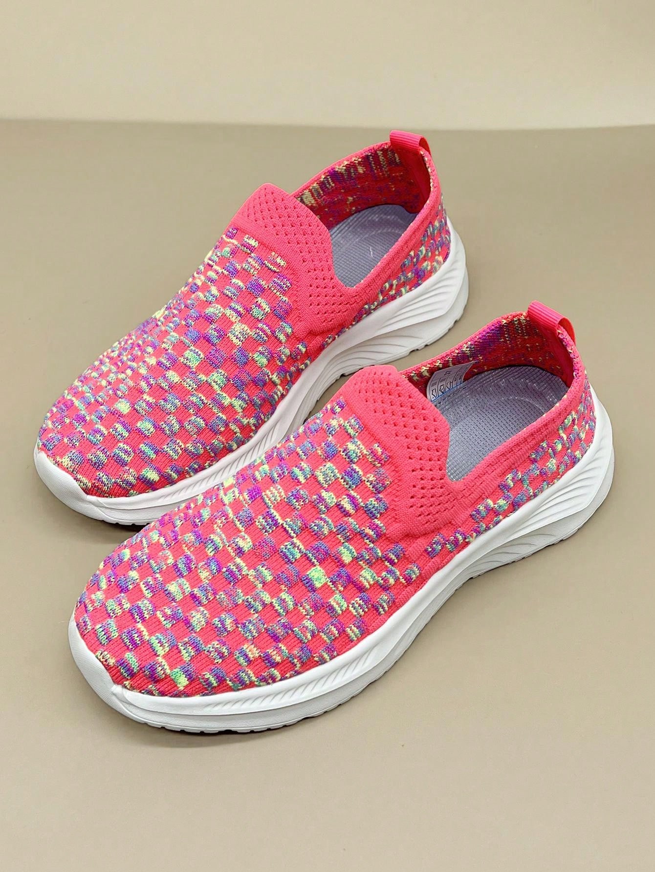 Women's Lightweight And Breathable Pink Road Running Shoes, Flat