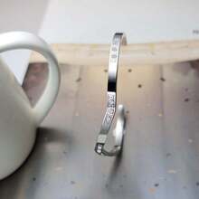 1只韓式時尚優雅的開口手鐲,嵌有立體切割氧化鋯,適合女性日常佩戴 - BB-657 - 查看 4