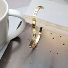 1只韓式時尚優雅的開口手鐲,嵌有立體切割氧化鋯,適合女性日常佩戴 - BB-657 - 查看 3