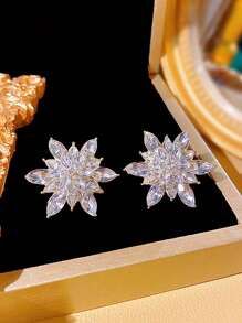 1pair Shiny Artificial Crystal Decorative Flower Earrings In Bohemian Style Fashion Gift For Girl Christmas Royal Elegant Snowflake Halloween