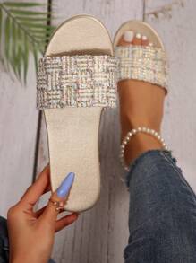 Fashionable Women's Color-Block Retro High-Class Vacation Casual Light & Comfortable Flat Sandals