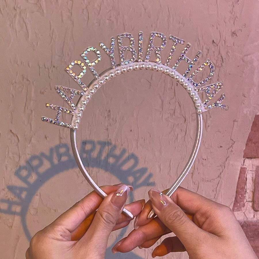 1 件情人节仿珍珠生日头带派对装扮和烘焙和水钻闪光帽子 - 彩色 - 查看 1