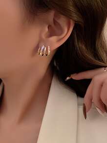 1pair Korean Fashion Elegant Four-Claw Inlaid Design Ear Crawler Earrings - Gold - View 5
