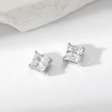 1 Peça Clipe De Orelha Magnético De Aço Inoxidável Com Zircônia Cúbica De 4 Garras Para Uso Diário E De Festival Masculino (adequado Para Orelhas Não Perfuradas)