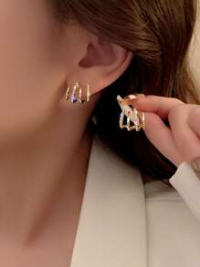1pair Korean Fashion Elegant Four-Claw Inlaid Design Ear Crawler Earrings - Gold - View 3
