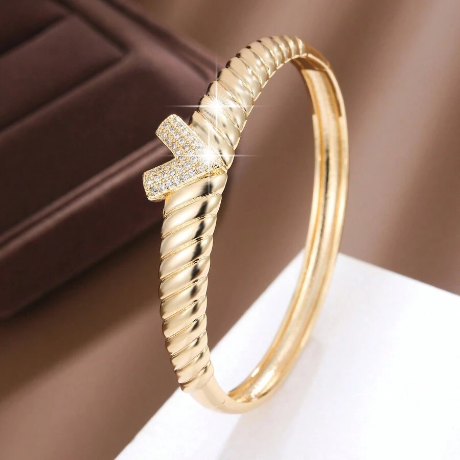 1pc Personalized V Letter Design Fashion Women's Copper Bangle - Bracelet - View 1
