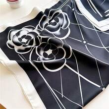 1條女士黑色山茶花印花90絲巾,時尚優雅,適合日常穿著 - 黑與白 - 查看 6