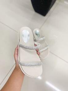 SANDÁLIA FEMININA PAPETE BIRKEN FLATFORM STRASS BRILHO AJUSTÁVEL SOLADO ANATÔMICO MACIA