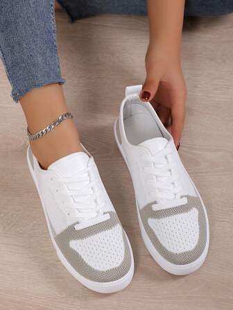 New Arrival Women's White British Style Lace-Up Fabric Sneakers, Round Toe Low-Top Thick Sole Slip-Resistant Athletic Shoes, Fashionable Breathable Anti-Slip Chunky Shoes, Student Shoes, White Sneakers