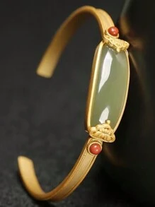 1入玉系列開口手環,采用綠松石、梅花與葉子造型,附有空心蝴蝶、好運豆和竹結,可日常佩戴和送禮 - 雙花蛋形玉石手鐲 - 查看 3