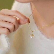 獨特、時尚、優雅的天然淡水珍珠吊墜項鍊，由真正的AU750 /18K金製成。 適合日常佩戴、婚禮、派對、生日、週年慶祝活動、伴娘禮物、婚禮禮物、訂婚項鍊（附證書，不包括鍊條）。 - 金黃色 - 查看 3