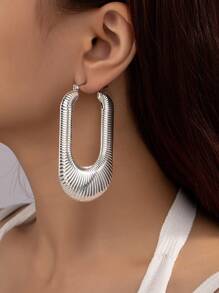 1對時尚流行2024新款幾何剪裁大圓環耳環,適用於女性日常佩戴 - 銀色 - 查看 1